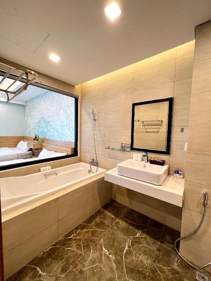 Flc Sea Tower Apartment Gem Куїнон Екстер'єр фото